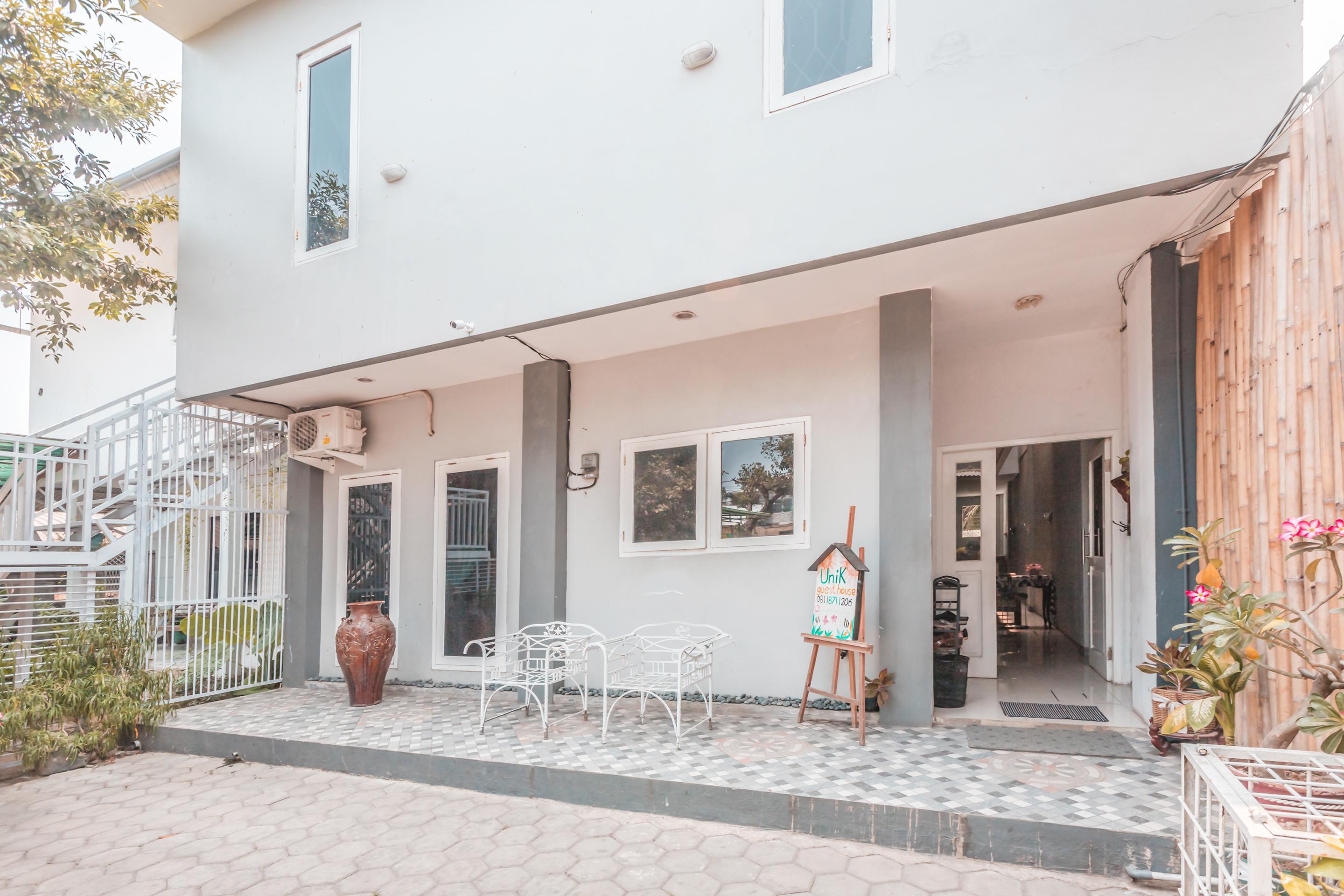 ג'קרטה Oyo 1555 Unik Guesthouse Syariah מראה חיצוני תמונה