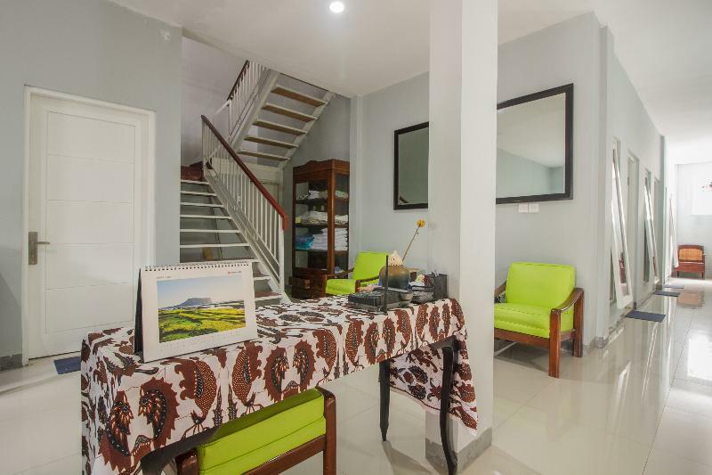ג'קרטה Oyo 1555 Unik Guesthouse Syariah מראה חיצוני תמונה